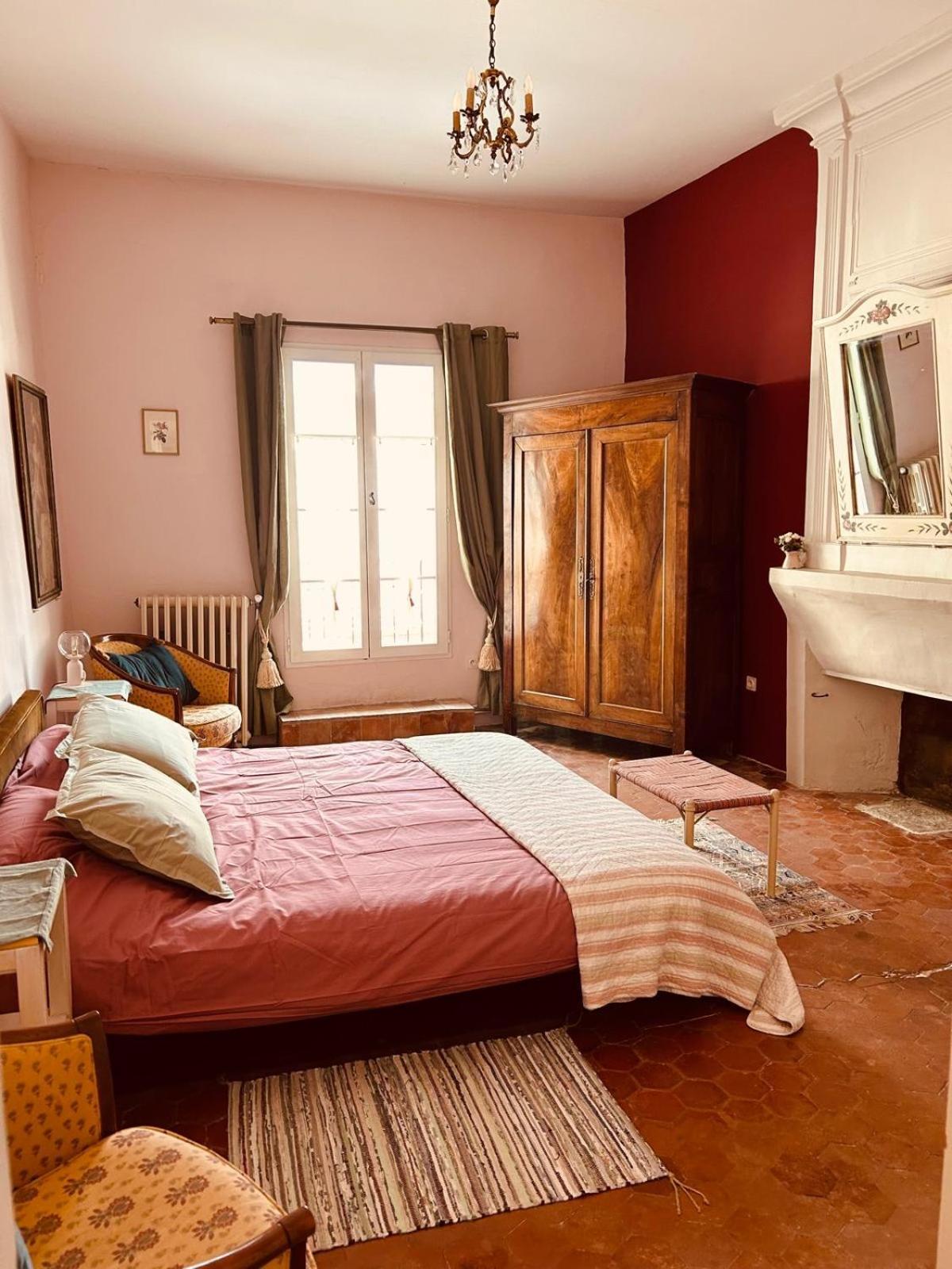 La Sarrasine Hotel Villes-sur-Auzon Eksteriør billede