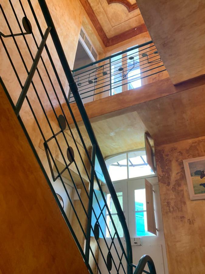La Sarrasine Hotel Villes-sur-Auzon Eksteriør billede