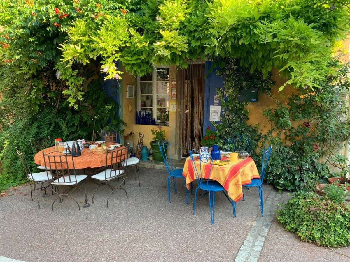 La Sarrasine Hotel Villes-sur-Auzon Eksteriør billede